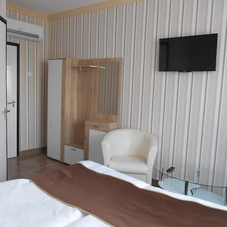 Hotel Holdfény Forro