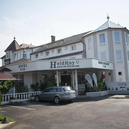 Holdfény Hotel Forro