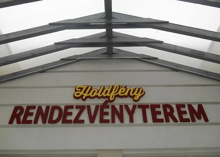 Holdfény Hotel