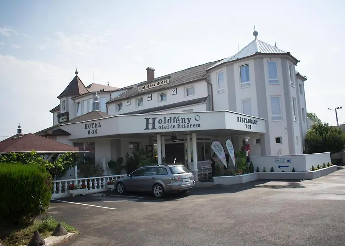 Holdfény Hotel Forro